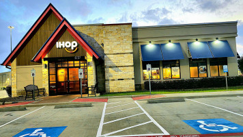 Ihop outside