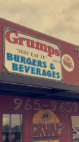 Grumps Burgers outside