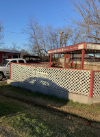 Alexander's B-q outside