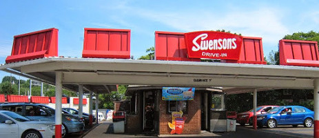 Swenson's Drive-in outside