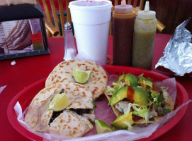 Taqueria Paisanos food