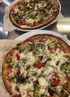 Mod Pizza food