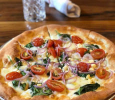 Fino Wood Fired Pizza food