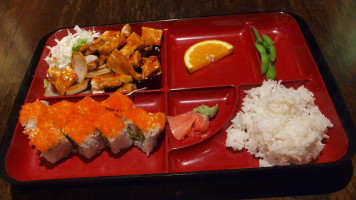 Sushi Avenue food