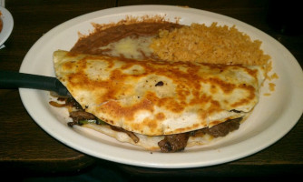 Mis Amigos Mexican Grill food