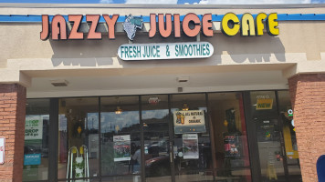 Jazzy Juice Cafe outside