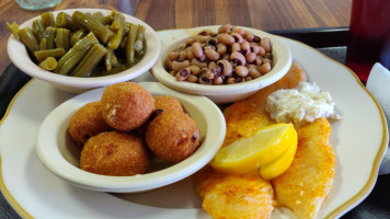 Crockett's Family Cafeteria Catering food