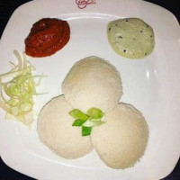 Bombay Tandoor And Grill food