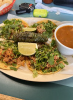 Taqueria El Tapatio food