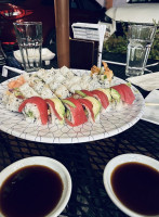 Sushi Avenue food