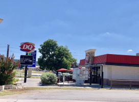 Dairy Queen outside