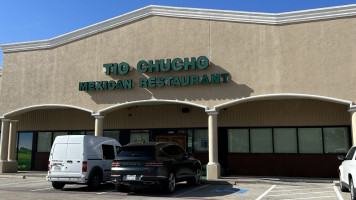 Tio Chucho Dos outside