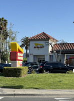 In-n-out Burger outside