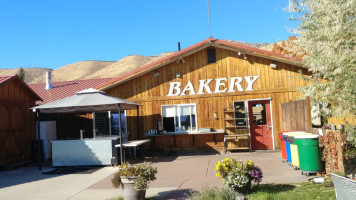 Sweet River Bakery outside