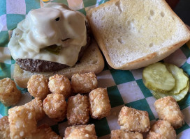 Hub's Riverbend Inn food