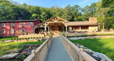 Clarion River-woodland Lodge outside