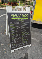 Viva La Taco food