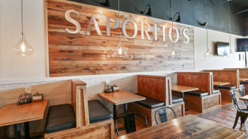 Saporitos Pizza inside