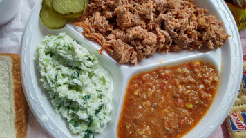 Pippins Barbecue Catering food