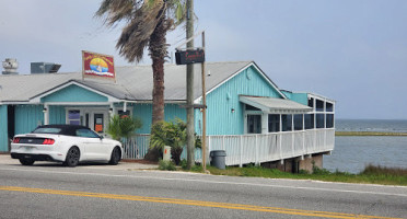 Family Coastal outside