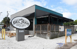 Bel Mar Saloon food