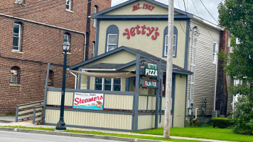 Yetty's Pizza food