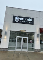 Crumbl White Plains outside