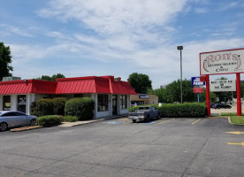 Ron's Hamburgers & Chili outside