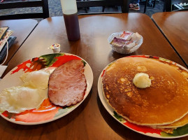 Caddies On Coronado food