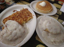 Zeke's Eatin' Place food