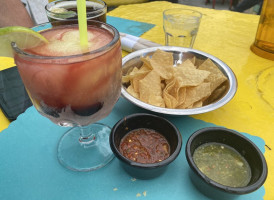 Los Dos Molinos food