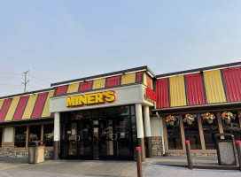 Miner's Drive-in outside