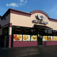 S Deli Wings food