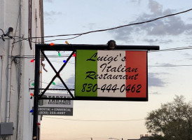 Luigi's Italian inside