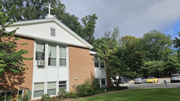 Knox Presbyterian Church outside