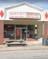 Arlon's Carry Out outside