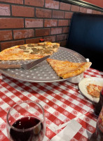 Vinny's New York Pizza Italian Grill food