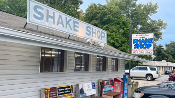 Shake Shop outside