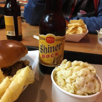 Lone Pine Smokehouse food