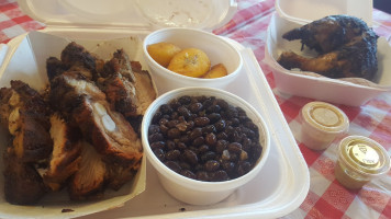 Smokemasters Ribs'n Pollo food