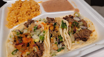 Los Tacos Locos food