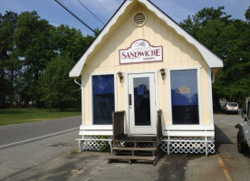 Sandwiche Shoppe food