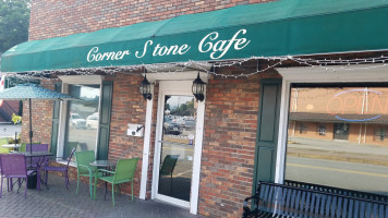 Corner Stone Café outside