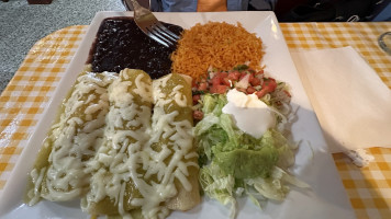 El Mariachi food