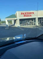 Paxton's Pizza outside