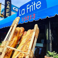 La Frite outside