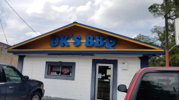 D K's -b-q outside