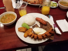 Noches De Colombia food