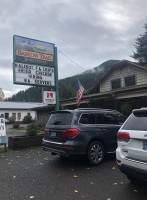 Barlow Trail Roadhouse outside