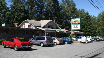 Barlow Trail Roadhouse outside